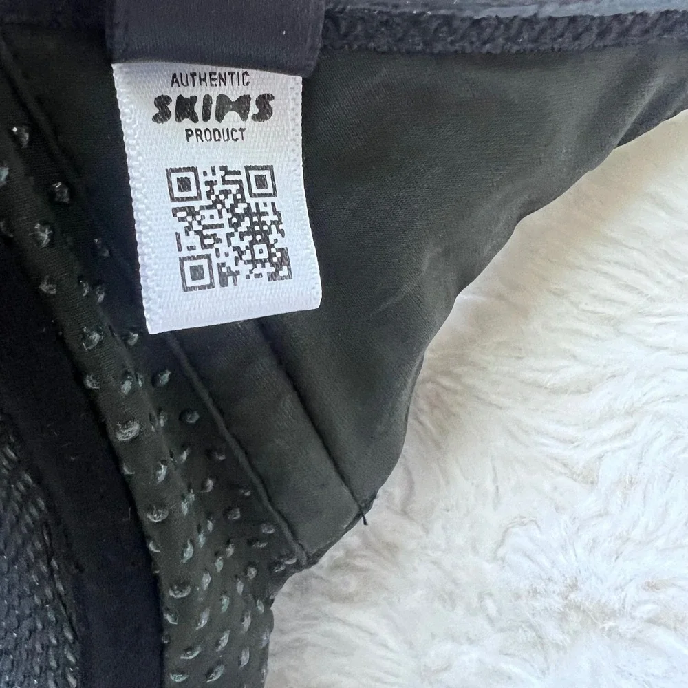 Skims Multi-Way‎ Underwire Bra Onyx Black Size 32D ST-STP-5942W New No Straps